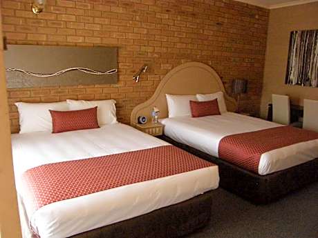 Queen Room with Two Queen Beds - Non-Smoking