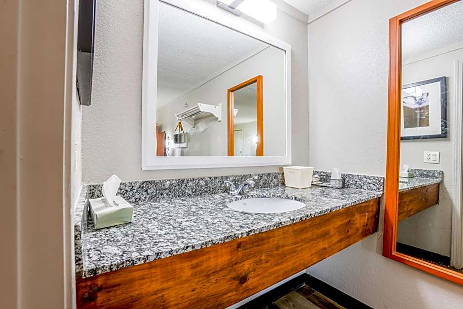 Cozy Garden Inn By OYO Hwy 40 Richmond