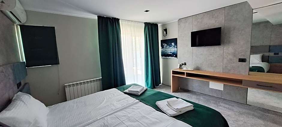 Hotel Plutitor Lebăda