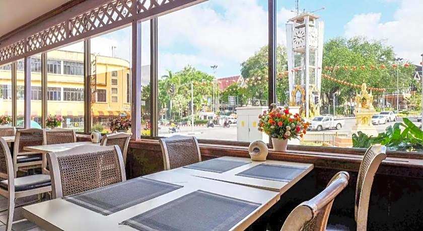 OYO 565 Trang Hotel