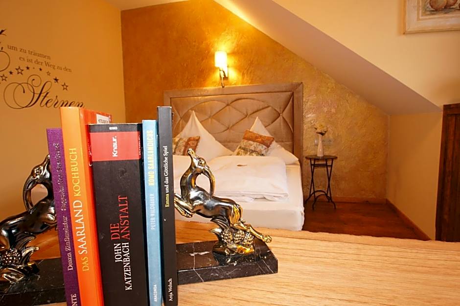 UNO Hotel Chapeau Noir - Free Parking