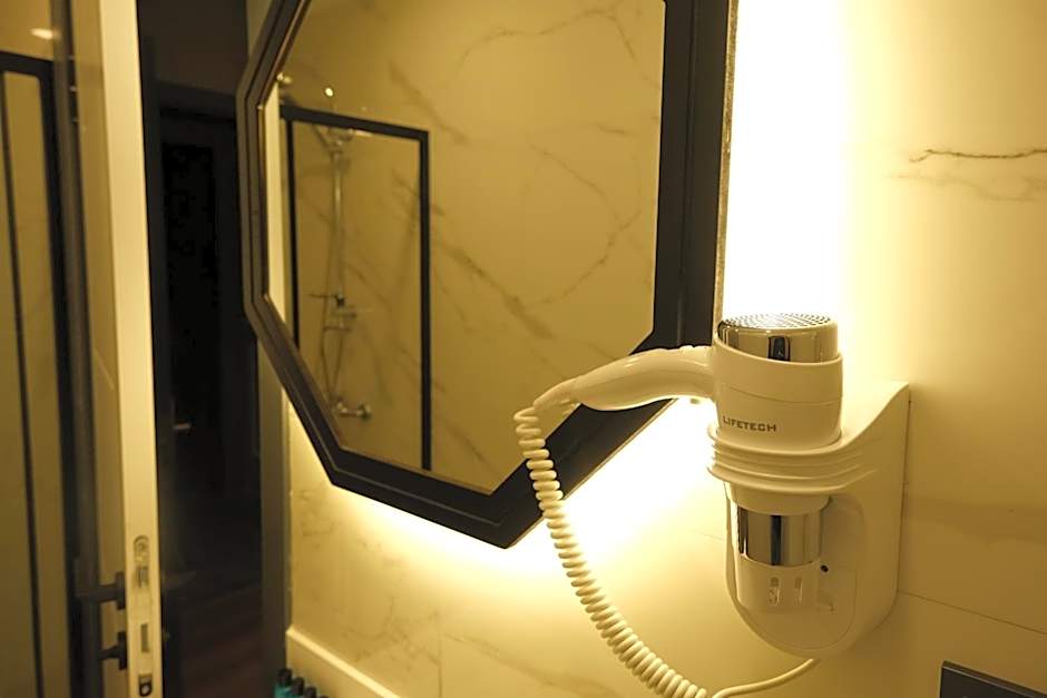 The Pearl Airport Hotel
