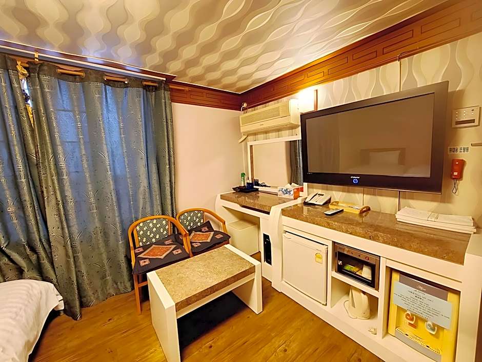 Goodstay Andong Park Hotel