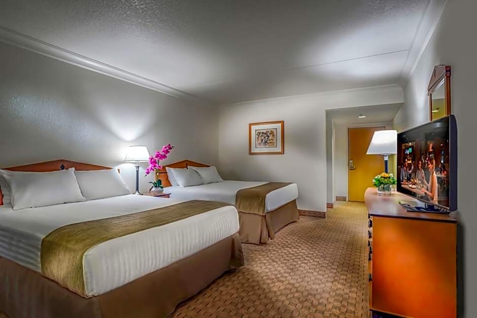 The STRAT Hotel, Casino & Tower