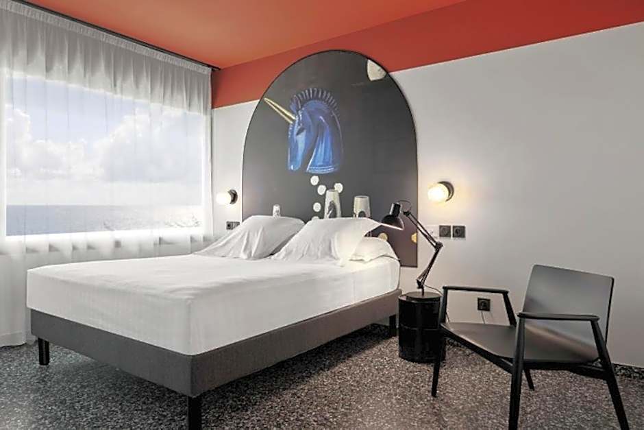 DINA MORGABINE SAINT DENIS