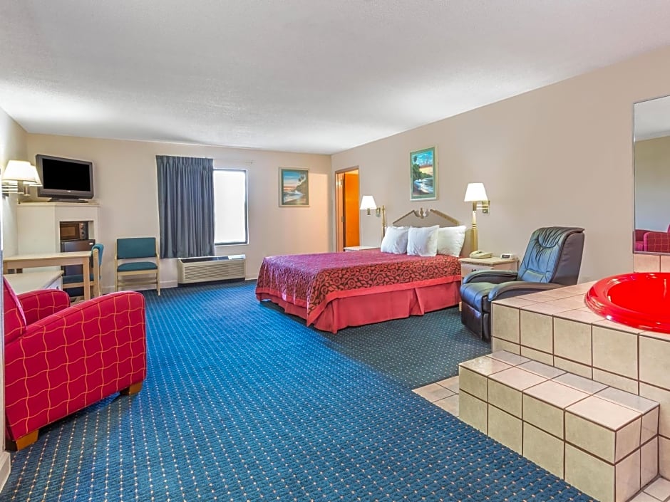 Days Inn by Wyndham Panama City/Callaway