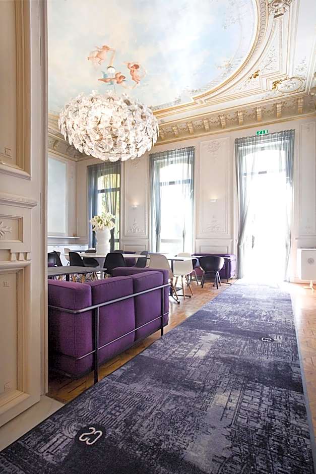 Hotel C2