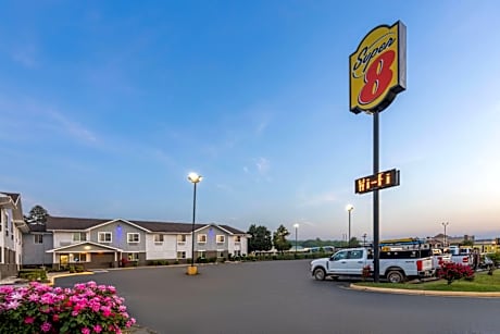 Super 8 by Wyndham South Boston VA