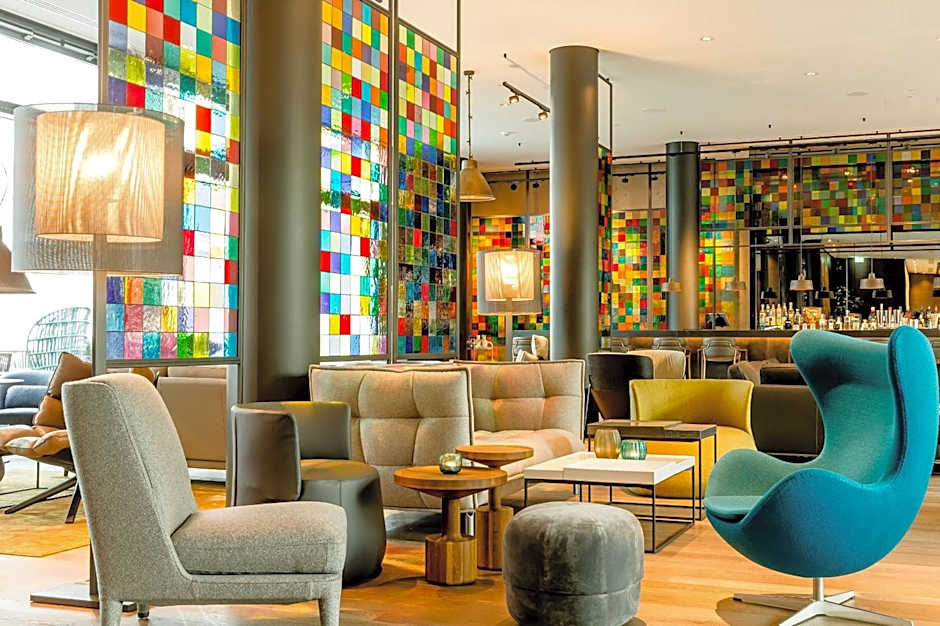 Motel One Köln-Neumarkt
