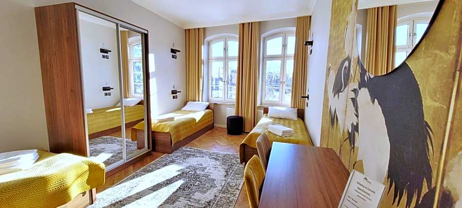 Forrest Apartments & Hostel