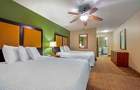 1 Bedroom Suite 2 Queen Non-Smoking