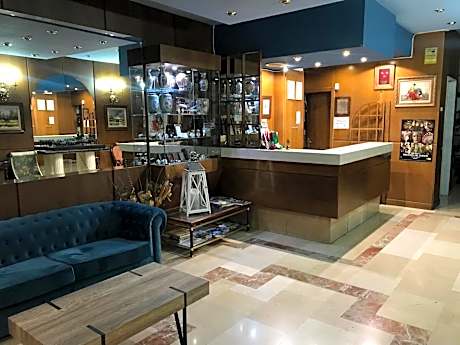 Hotel Reina Victoria