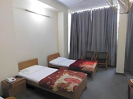 Single Room Without Air Conditioning