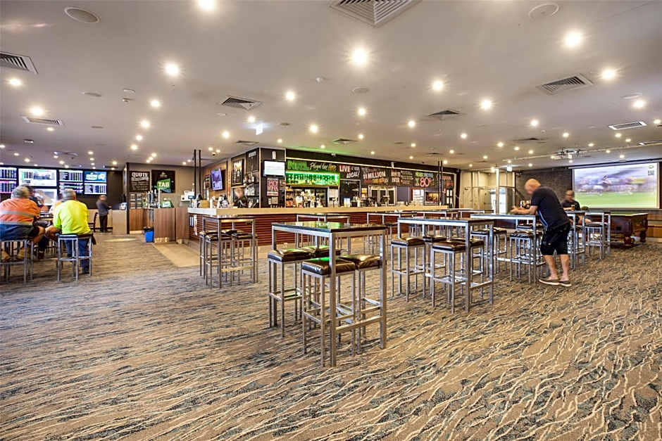 Nightcap at Dalrymple Hotel