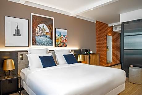 Superior Room with 1 Queen Bed