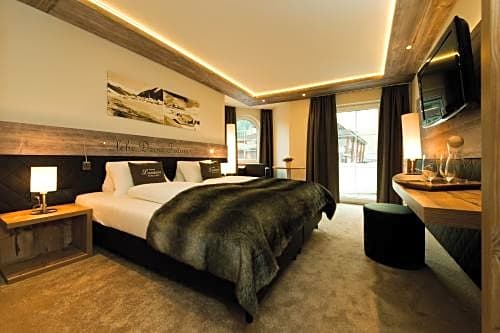 Photo 1 of 18 of Double Room
