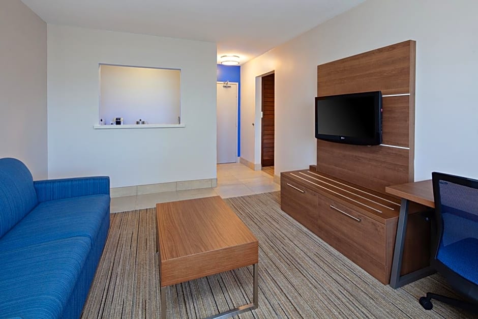 Holiday Inn Express Hotel & Suites San Diego-Escondido