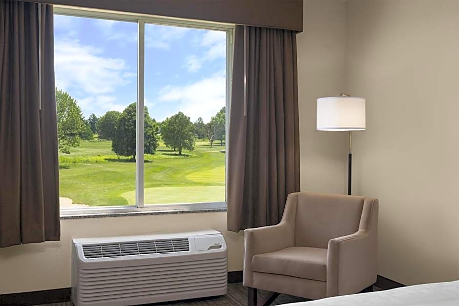 Crown Pointe Lodge; BW Signature Collection