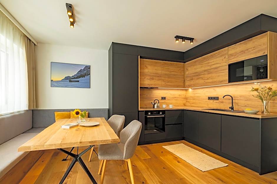 RIVERSIDE RAURIS APARTMENTS