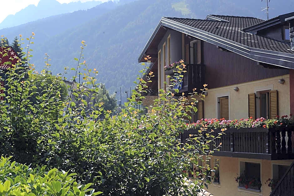 Hotel Veduta dell'Adamello