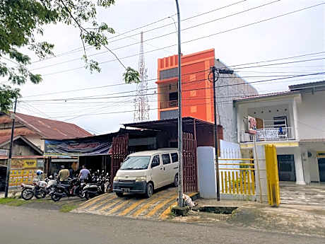 RedDoorz near GOR Lagaligo Palopo