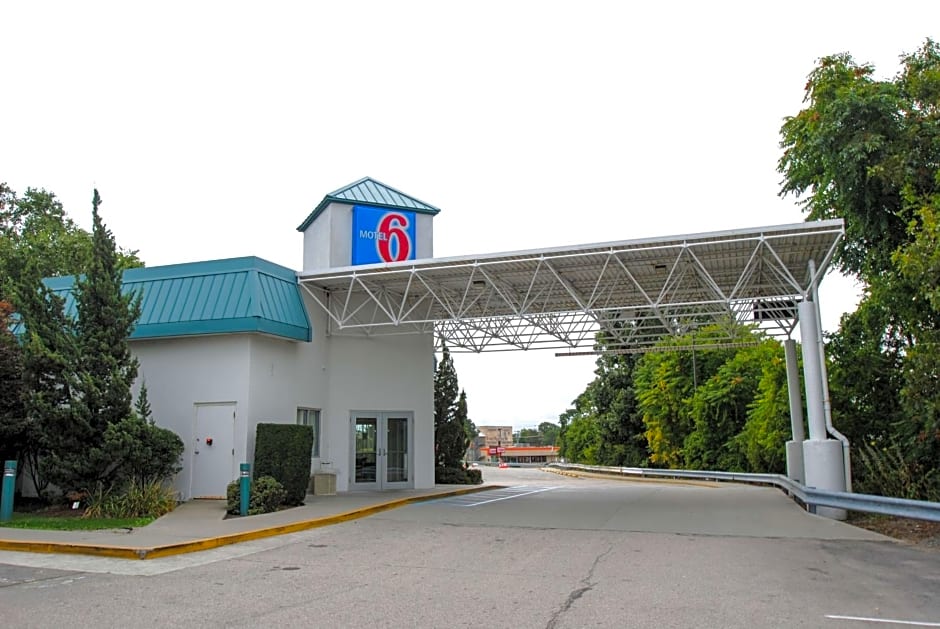 Motel 6-Warwick, RI - Providence Airport - I-95