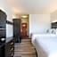 Holiday Inn Express Hotel & Suites Bedford By IHG