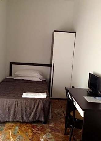 Single Room with Shared Bathroom