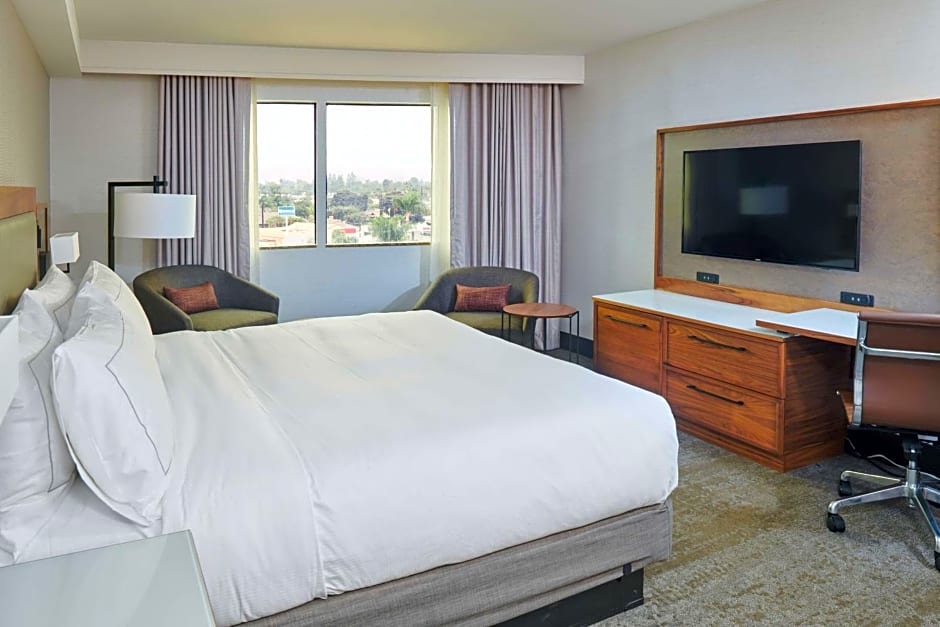 DoubleTree By Hilton Fullerton