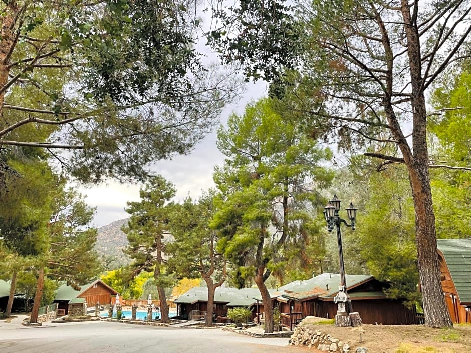 Whispering Pines Lodge