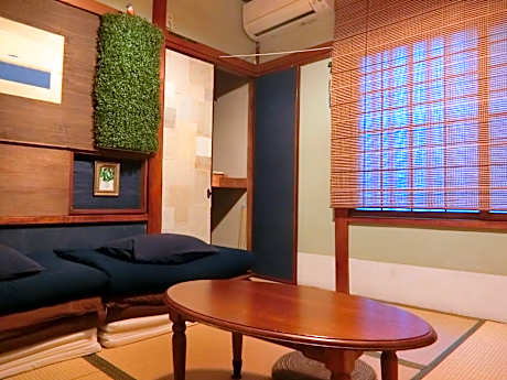 Japanese Private (Non-Smoking Shared Bath And Toilets)