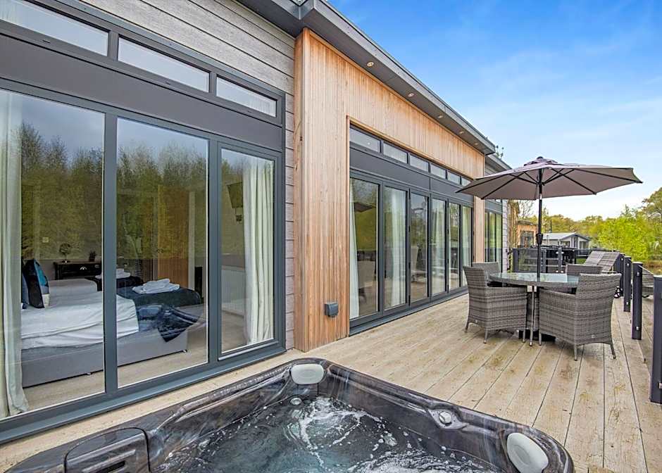 Woodhall Country Park Lodges