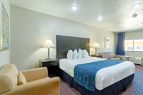 King Bed With Kitchenette Non-Smoking