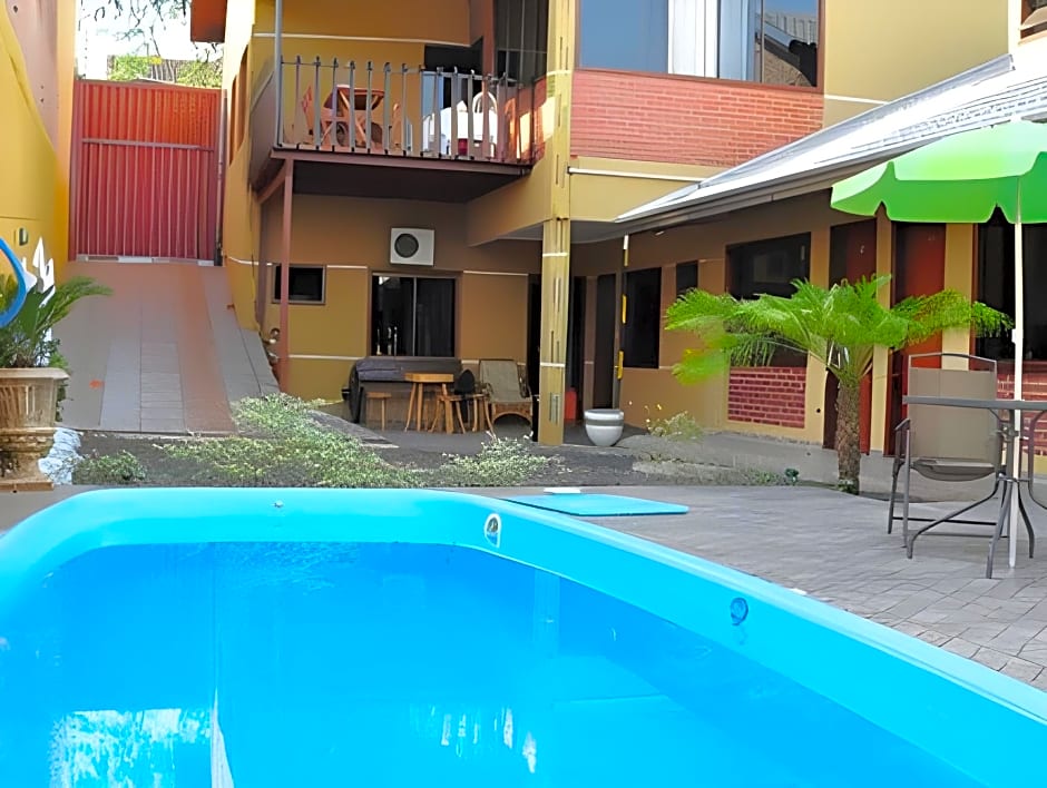 Hotel e Pousada Caroline