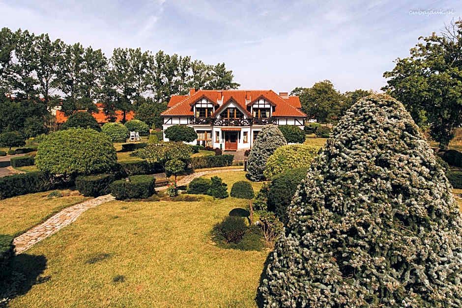 Hotel Dworek nad Regą