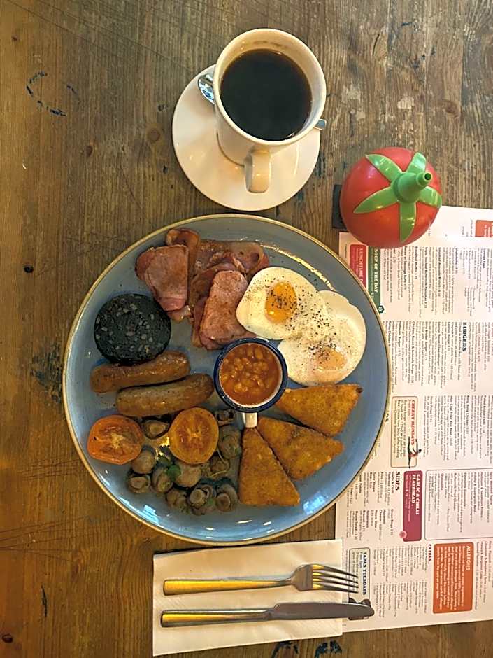 Peterborough City Center Near Healthcare Center One Bed apartment With Free Private Parking Contractors Locum Staff welcome