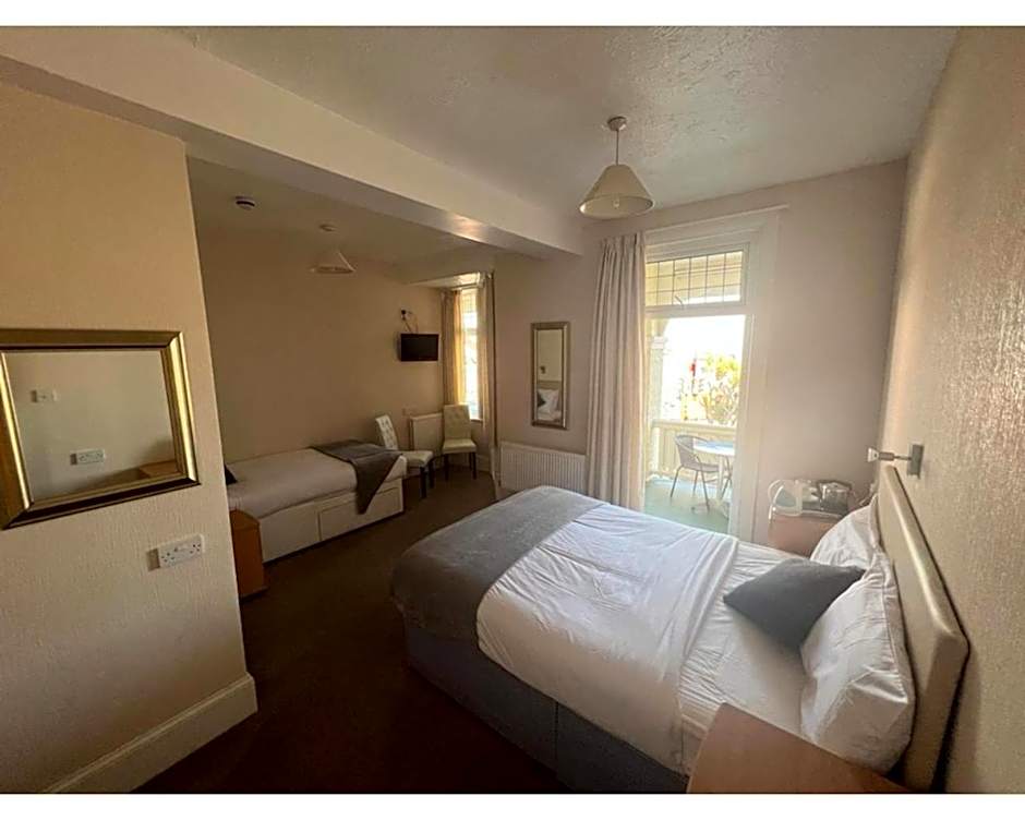 Cambria Hotel