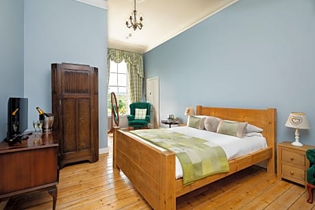 Double or Twin-Standard-Ensuite with Shower