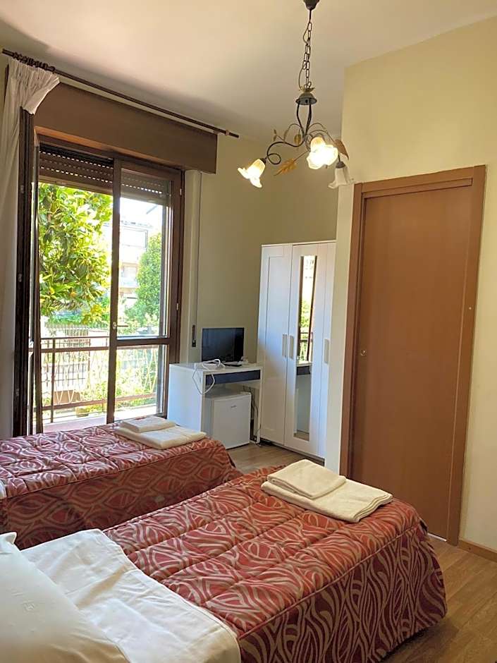 B&B Santa Monica