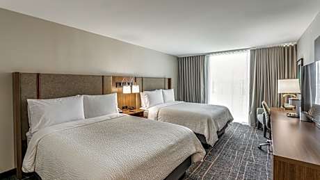 Standard Queen Room with Two Queen Beds - Communications and Mobility Accessible
