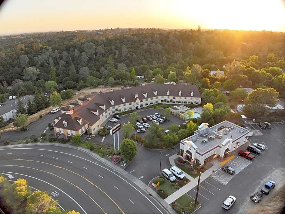 Red Lion Inn & Suites Auburn