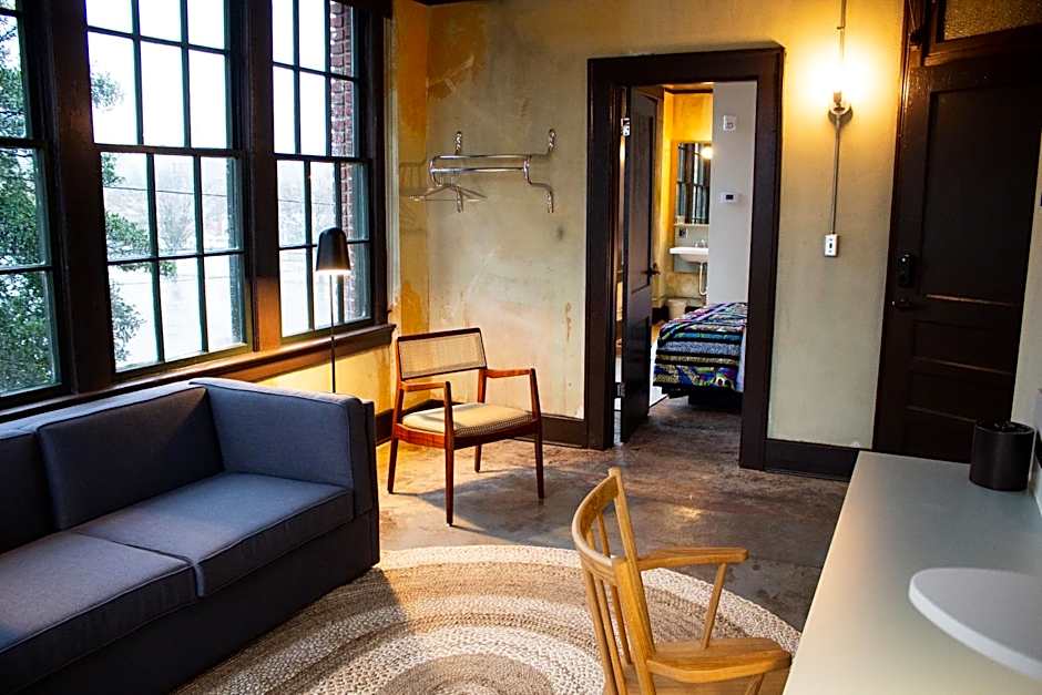 Travelers Hotel