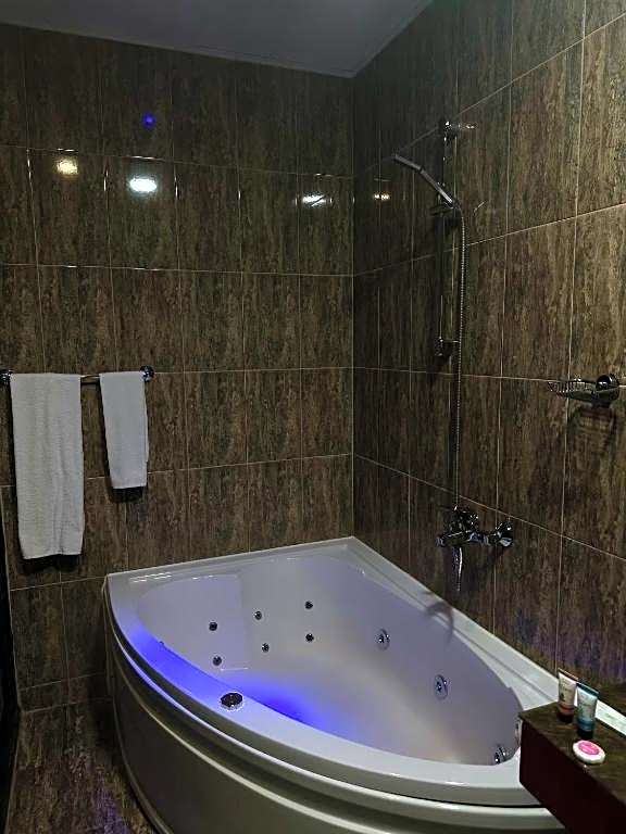 Central Point Boutique Hotel