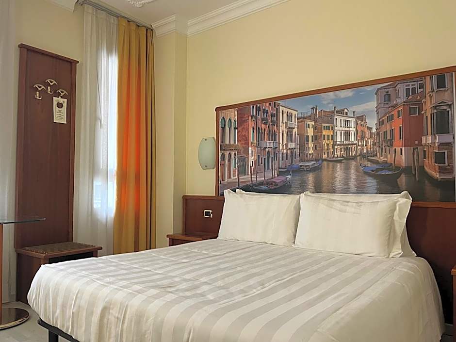 Hotel President