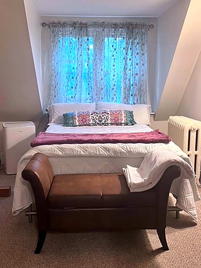 Niagara River Estate