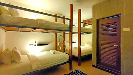 Quadruple Room with Private Bathroom