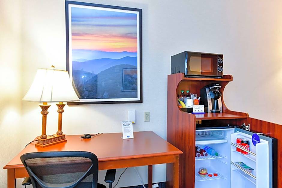Hampton Inn By Hilton & Suites Pittsburg