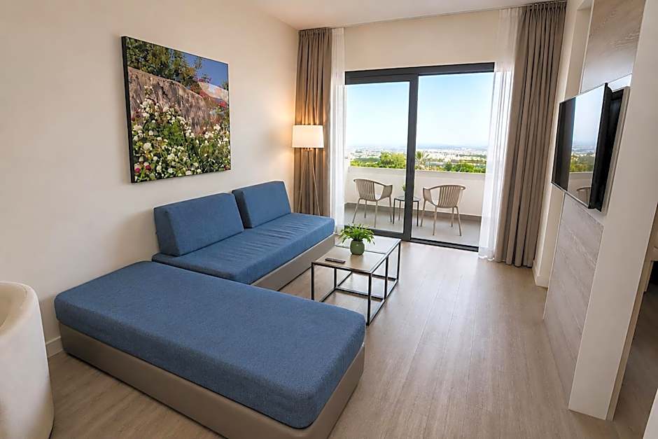 Droushia Heights Hotel