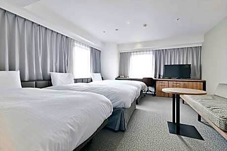 Deluxe Twin Room for 3 People with Extra Bed - Non-Smoking