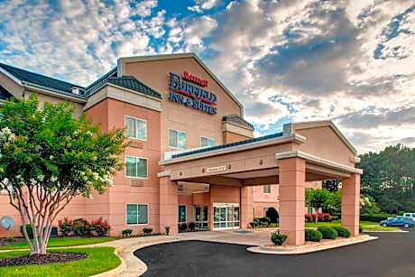 Fairfield Inn & Suites by Marriott Emporia I-95